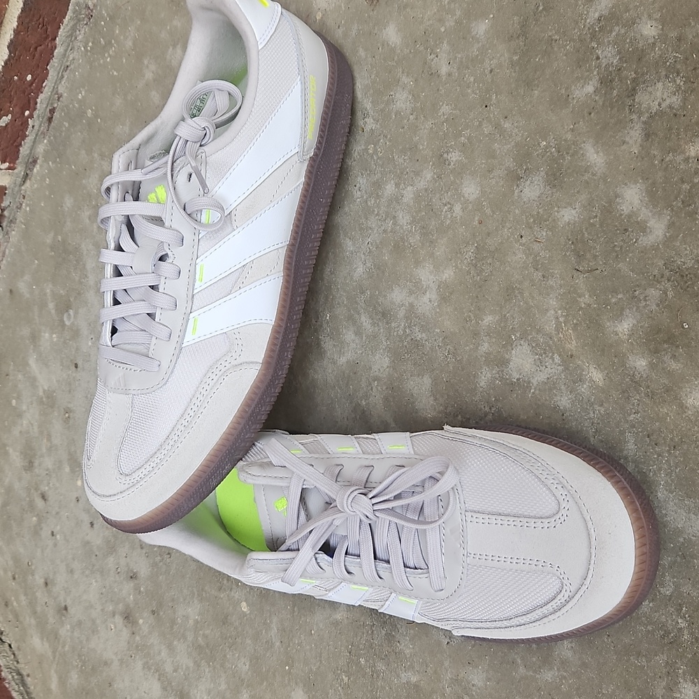 NWOT Adidas Sneakers